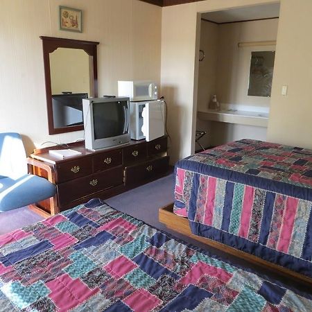 The Bluffs Inn & Suites Decorah Eksteriør billede